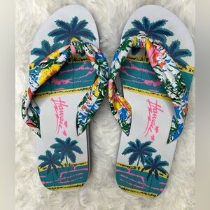 Palm Paradise Flip Flops NWOT perfect for vacation, beach, summertime
